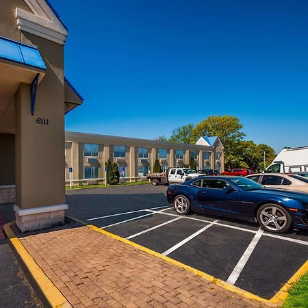 Comfort Inn Falls Church - Tysons Corner Εξωτερικό φωτογραφία