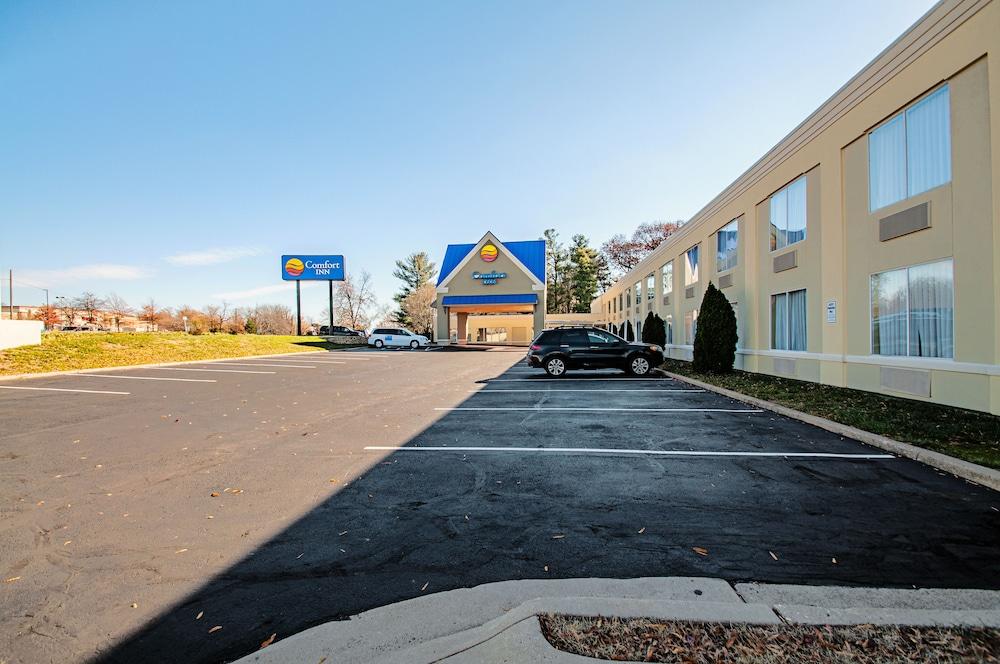 Comfort Inn Falls Church - Tysons Corner Εξωτερικό φωτογραφία