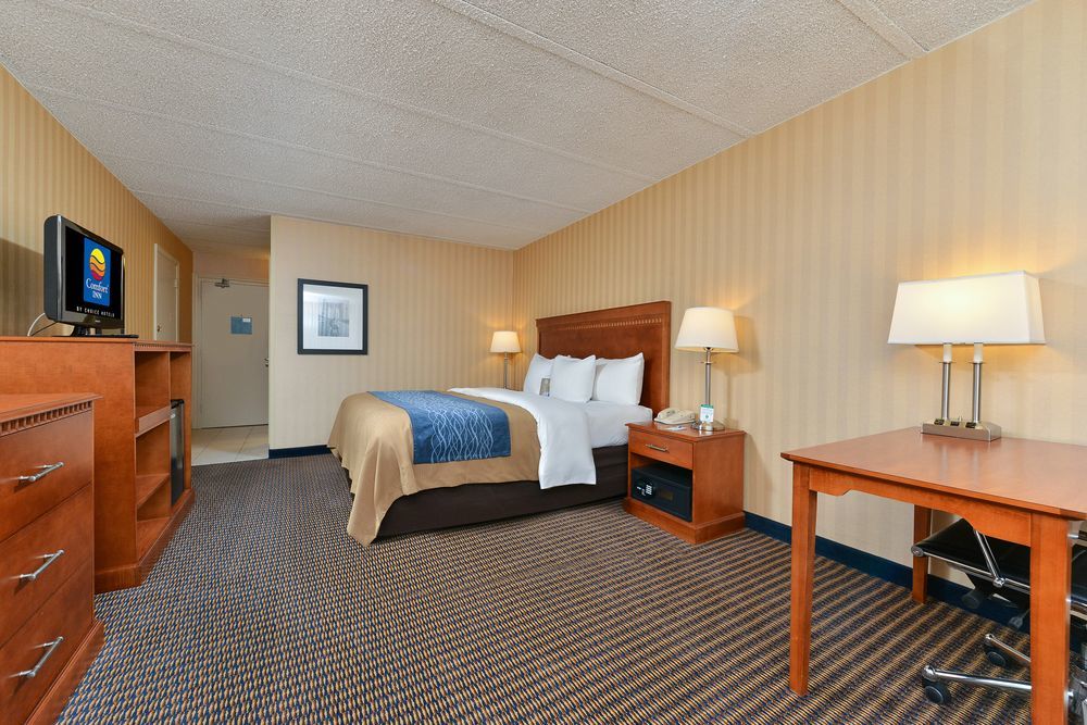 Comfort Inn Falls Church - Tysons Corner Εξωτερικό φωτογραφία