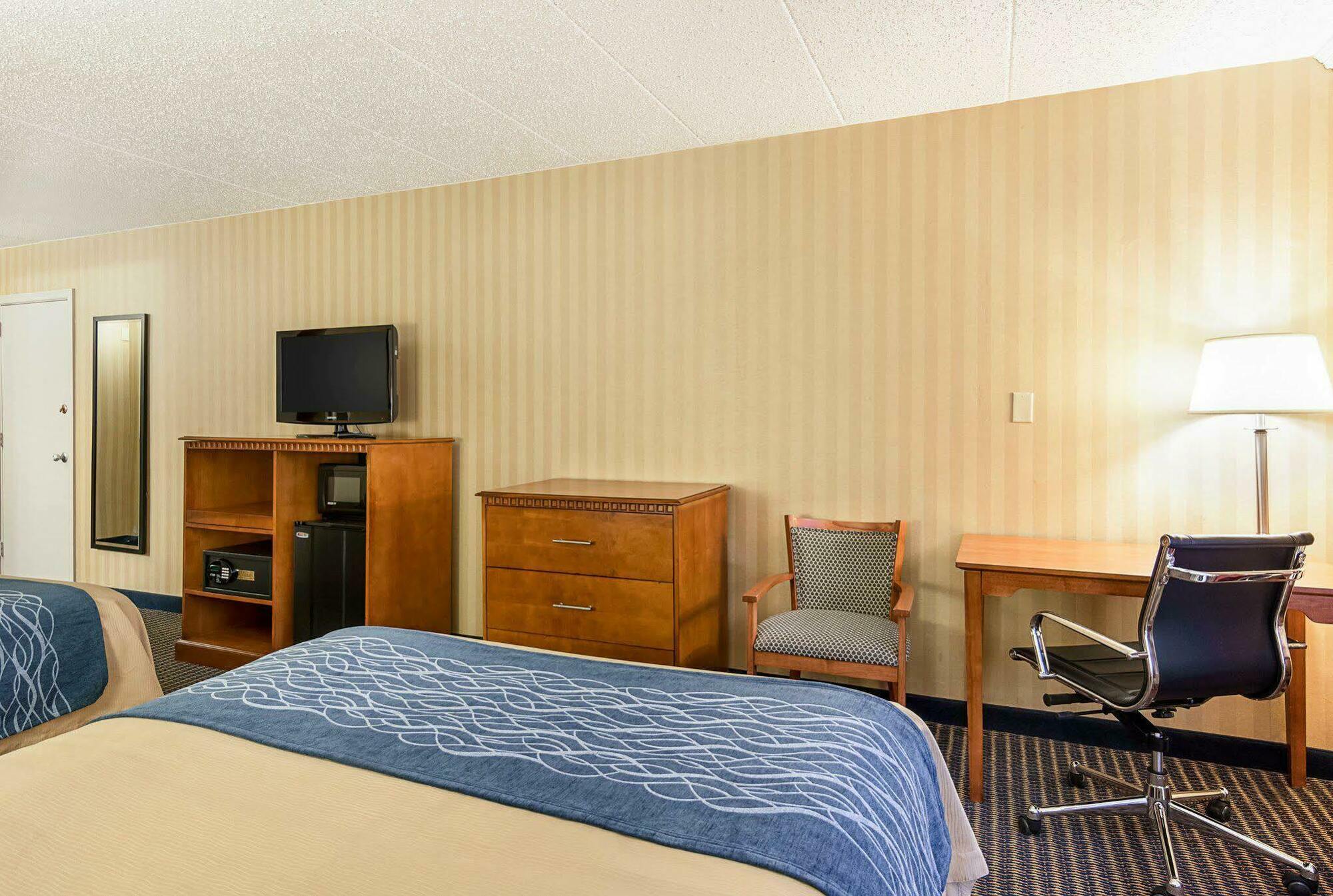 Comfort Inn Falls Church - Tysons Corner Εξωτερικό φωτογραφία