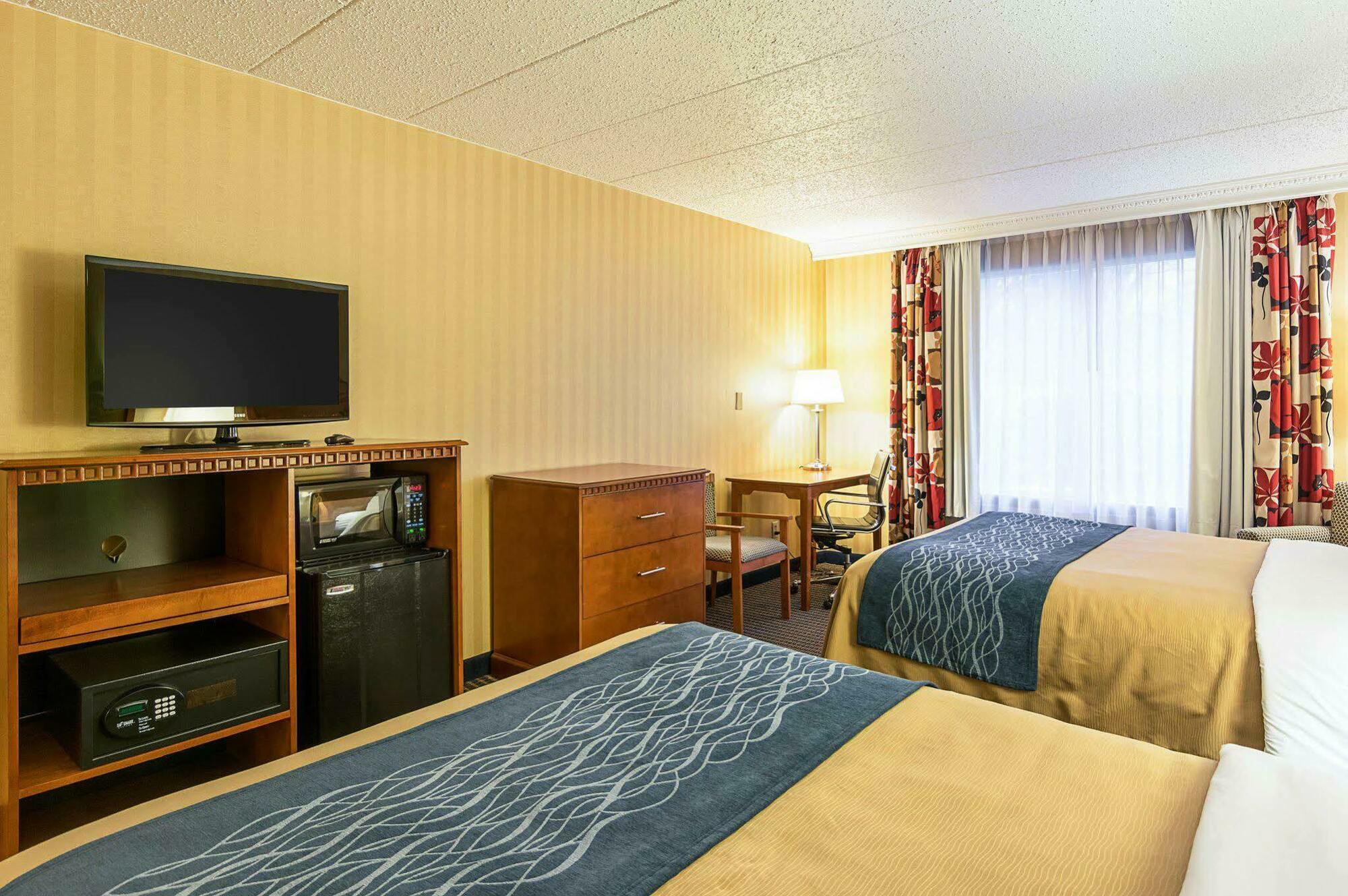 Comfort Inn Falls Church - Tysons Corner Εξωτερικό φωτογραφία