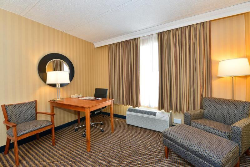 Comfort Inn Falls Church - Tysons Corner Εξωτερικό φωτογραφία